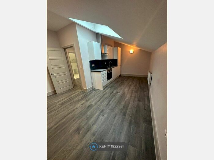 1 Bedroom Flat To Rent In Cube House, Stoke Mandeville, Aylesbury, HP22