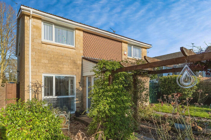 3 Bedroom Semi-Detached House For Sale In Ashwood Road, Corsham, SN13