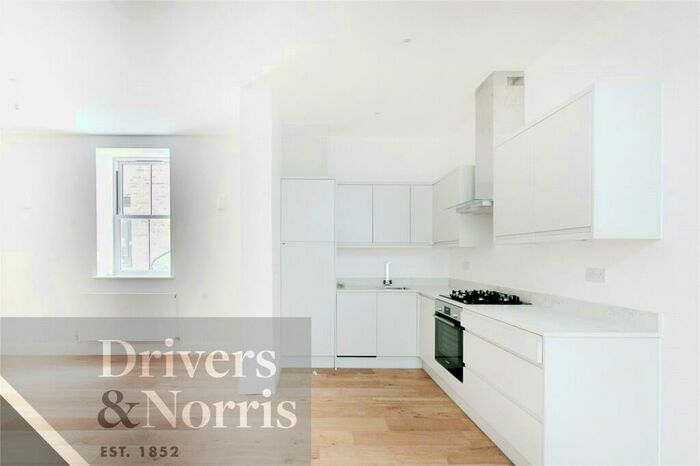 2 Bedroom Apartment To Rent In Hornsey Road, Islington, London, N19