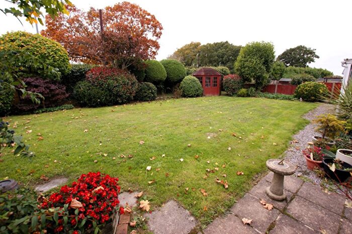 3 Bedroom Bungalow For Sale In Violet Farm Close, Corfe Mullen, Wimborne, Dorset, BH21