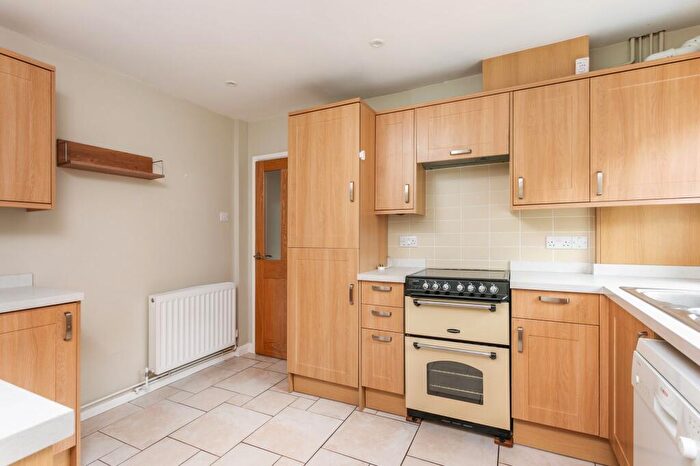 2 Bedroom Chalet To Rent In Goring Field, Winchester, SO22