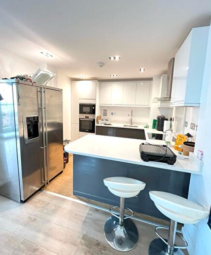 3 Bedroom Apartment To Rent In City Tower, Cross Harbour, Canary Wharf, South Quay, London, E14