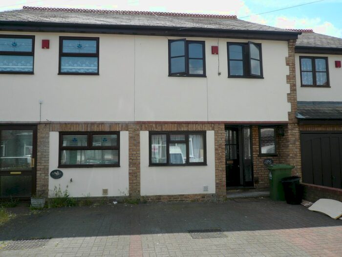 3 Bedroom Terraced House To Rent In Swanfield Road, Waltham Cross, EN8