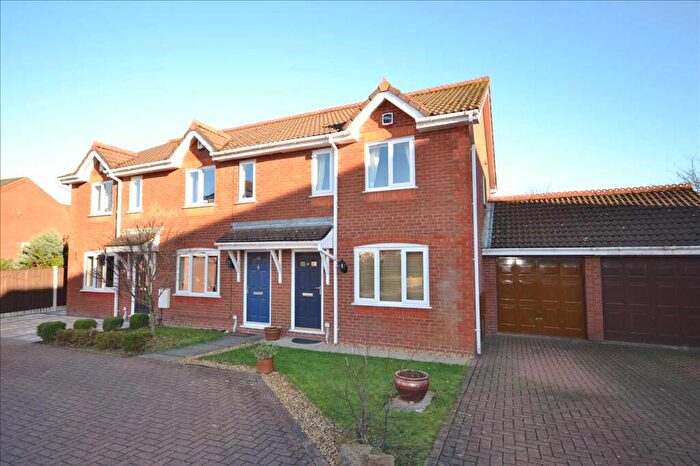 3 Bedroom Mews To Rent In Olive Close, Whittle Le Woods, Chorley, PR6