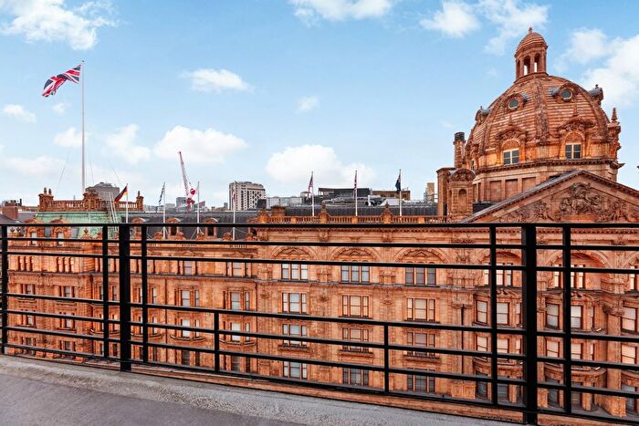 2 Bedroom Flat For Sale In Princes Court, Brompton Road, London, SW3