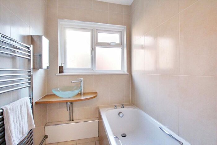 3 Bedroom Flat To Rent In Enfield Court, Gratwicke Road, Worthing, West Sussex, BN11