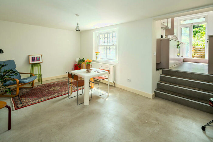 1 Bedroom Apartment To Rent In New Cross Road, London, SE14