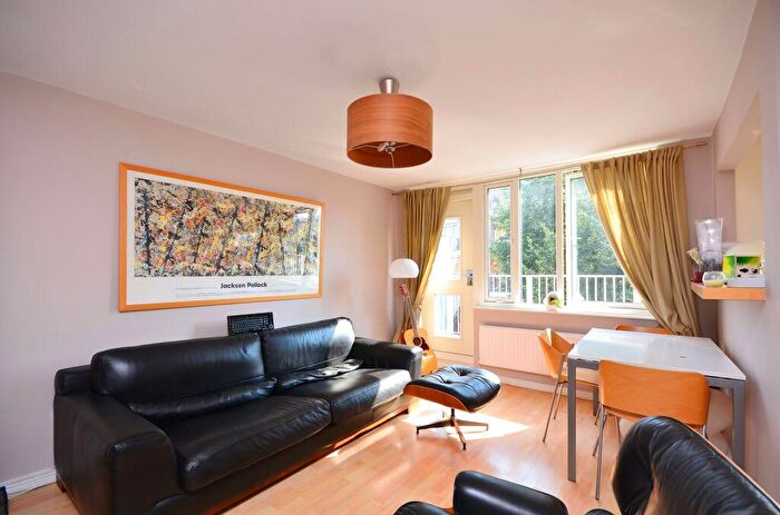 1 Bedroom Flat To Rent In Cadbury Way, Bermondsey, London, SE16