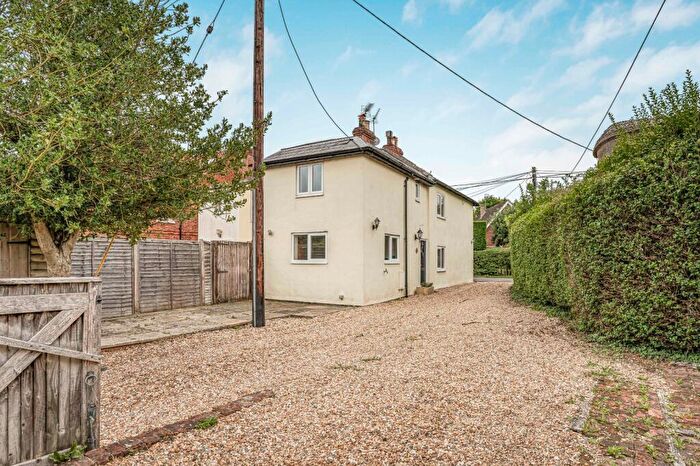 3 Bedroom End Of Terrace House For Sale In Station Road, Bentley, Farnham, Hampshire, GU10