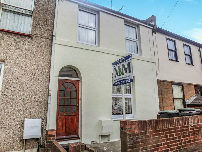 3 Bedroom Terraced House To Rent In Peacock Street, Gravesend DA12