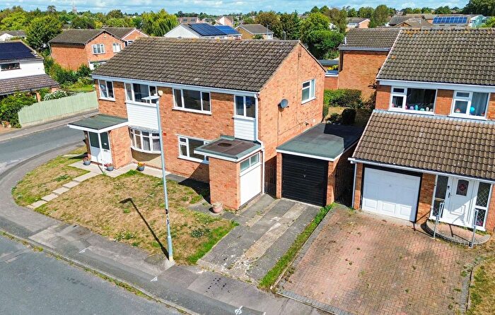 3 Bedroom Semi-Detached House For Sale In Barnstaple Close, Wigston, Leicester, LE18