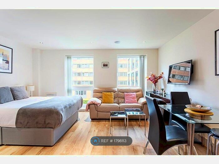 Studio To Rent In Counter House, London, SW6