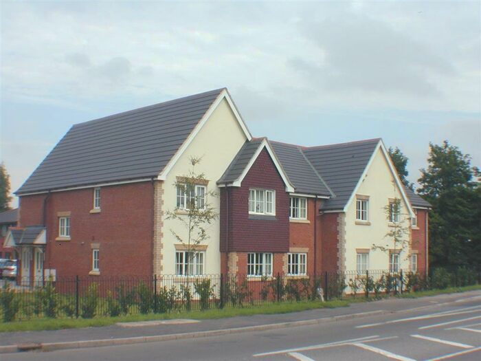 2 Bedroom Apartment To Rent In London Road, Aston Clinton, HP22