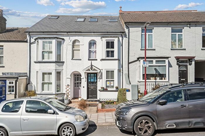 3 Bedroom Terraced House For Sale In Capel Road, Oxhey Village, WD19