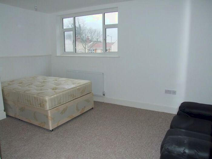 Studio To Rent In Hutton Grove, Finchley, N12