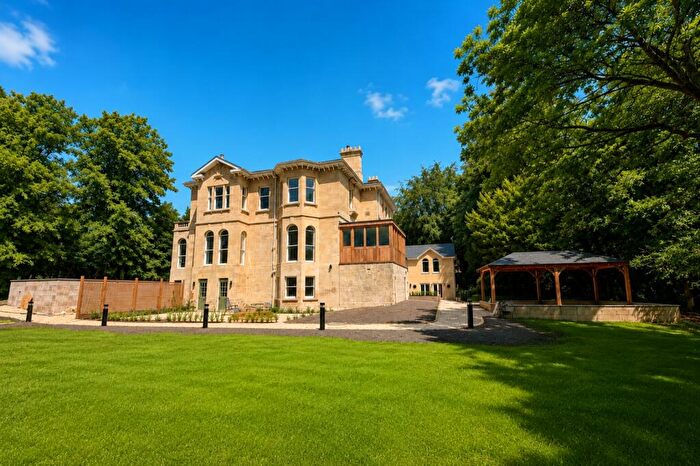 3 Bedroom Apartment For Sale In Oakfield, Weston Park, Batht, BA1