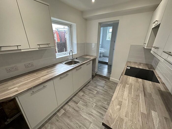 3 Bedroom Terraced House To Rent In London Street, New Whittington, Chesterfield, Derbyshire, S43