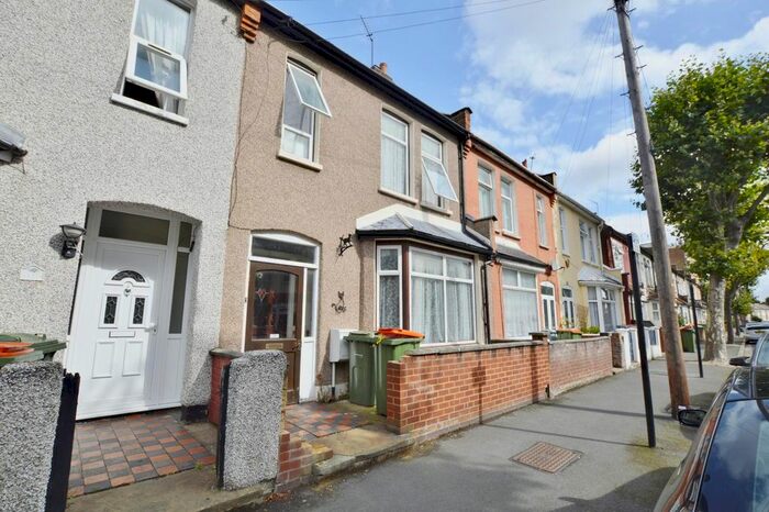 3 Bedroom Property To Rent In Stevenage Road, East Ham, E6