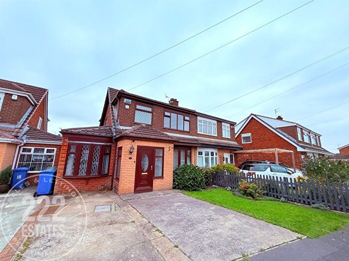 4 Bedroom Semi-detached House For Sale In Shoreham Drive, Penketh, Warrington, WA5