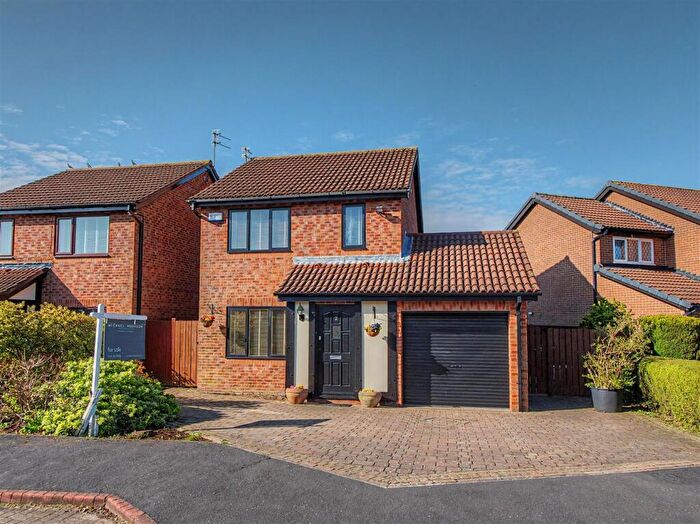 3 Bedroom Detached House For Sale In Wimborne Close, Harden Park, Boldon Colliery, NE35