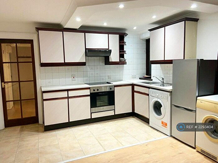 2 Bedroom Flat To Rent In Tollgate Road, Beckton, London, E6