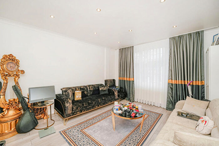 Terraced House For Sale In Tottenhall Road, London, N13