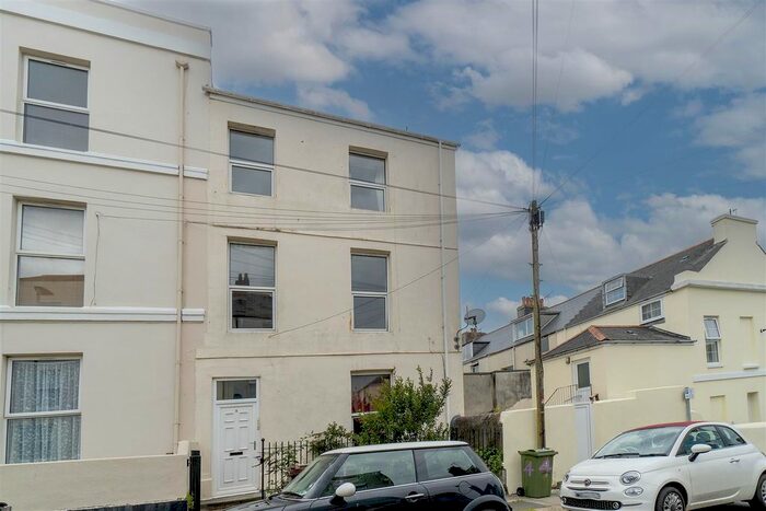 3 Bedroom Maisonette To Rent In Prospect Street, Plymouth, PL4