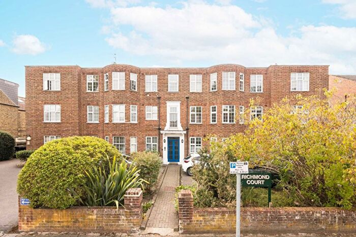 2 Bedroom Flat For Sale In Richmond Road, West Wimbledon, SW20