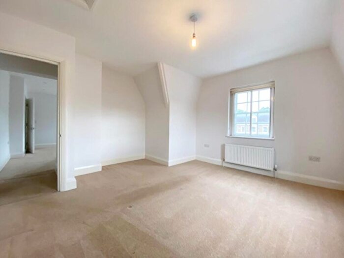 2 Bedroom Apartment To Rent In Dulwich Village, London, SE21