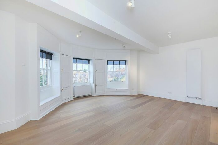 2 Bedroom Flat To Rent In Clapham Common North Side, London, SW4