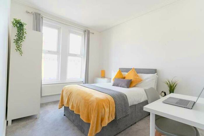 5 Bedroom Property To Rent In Manners Road, Southsea, PO4