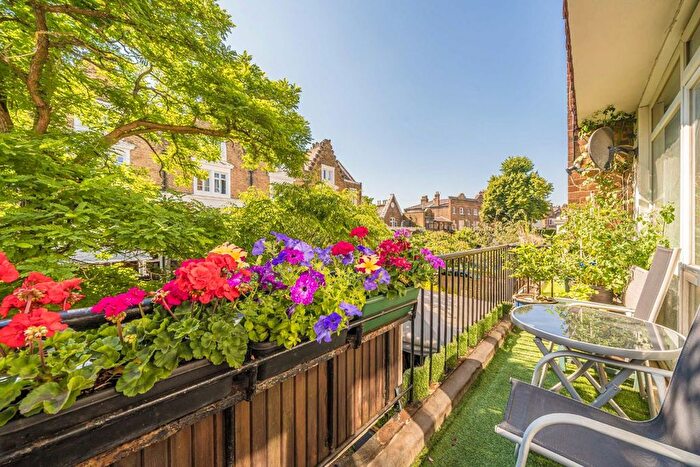 2 Bedroom Flat To Rent In Friars Stile Road, Richmond, TW10