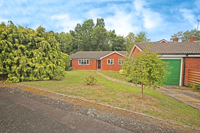 3 Bedroom Bungalow For Sale In Kempsford Close, Redditch, B98