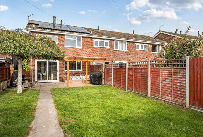 3 Bedroom End Of Terrace House For Sale In Bredon, Yate, Bristol, Gloucestershire, BS37