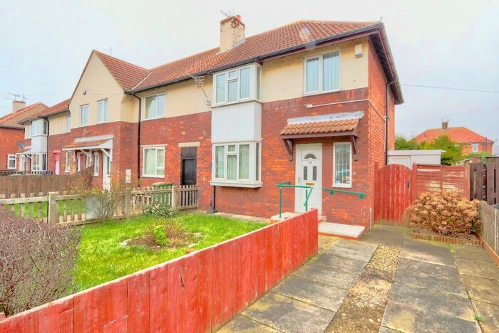 3 Bedroom Semi-Detached House To Rent In Stafford Road, Grangetown, TS6