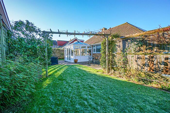2 Bedroom Detached Bungalow For Sale In Lancing Close, Hastings, TN34