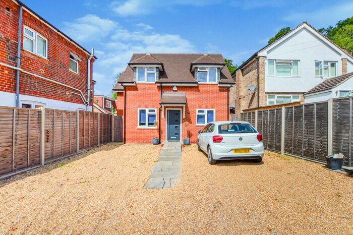 2 Bedroom Detached House To Rent In Dean Road, Godalming, Surrey, GU7