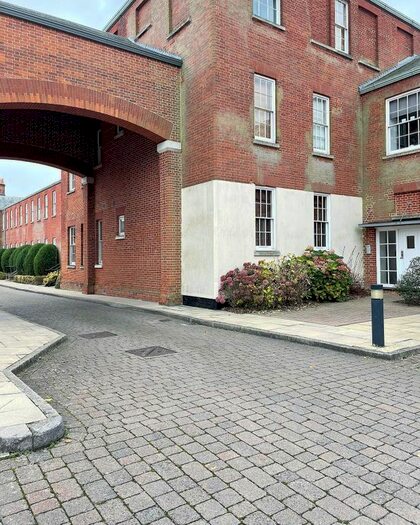 2 Bedroom Flat To Rent In Consort Mews, Knowle PO17