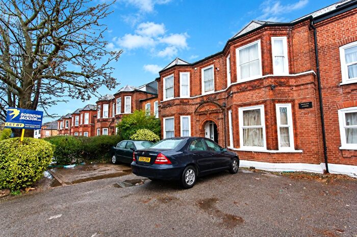 2 Bedroom Flat For Sale In Brownhill Road, London, SE6