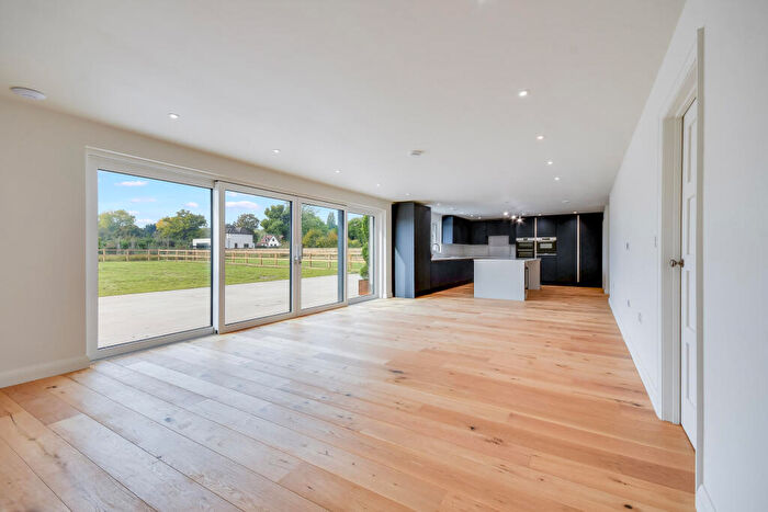 5 Bedroom Barn Conversion For Sale In Doddinghurst Road, Brentwood, CM15