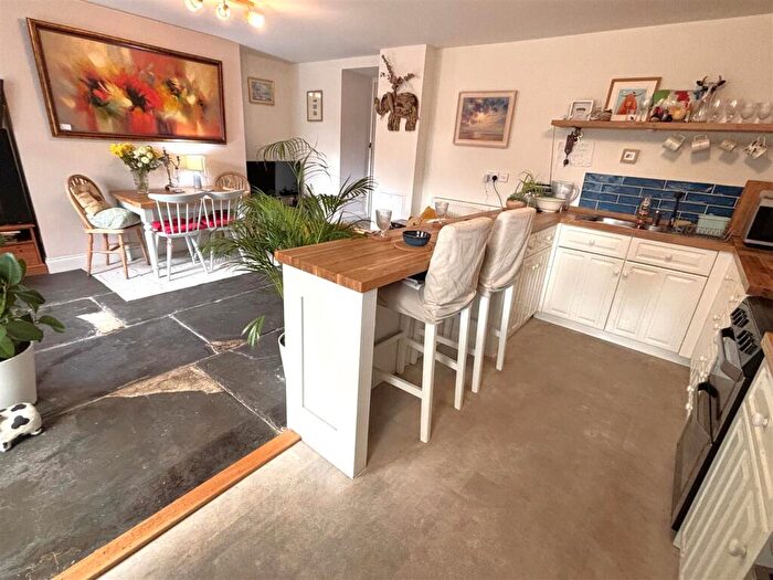 2 Bedroom Cottage For Sale In Calstock Road, Gunnislake, PL18