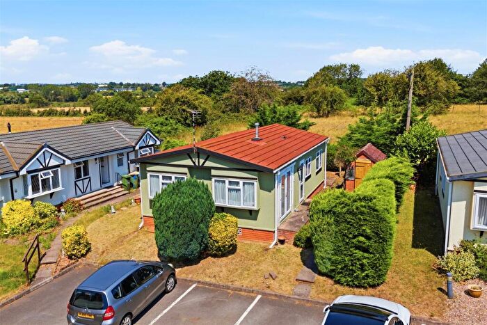 2 Bedroom House For Sale In Oxford Road, Ryton-On-Dunsmore, CV8