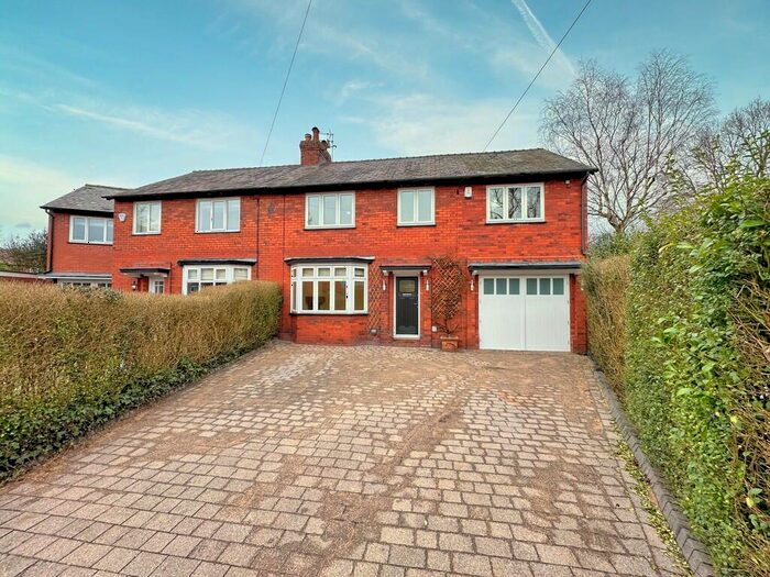 4 Bedroom Semi-Detached House To Rent In Peel Grove Worsley Manchester, M28