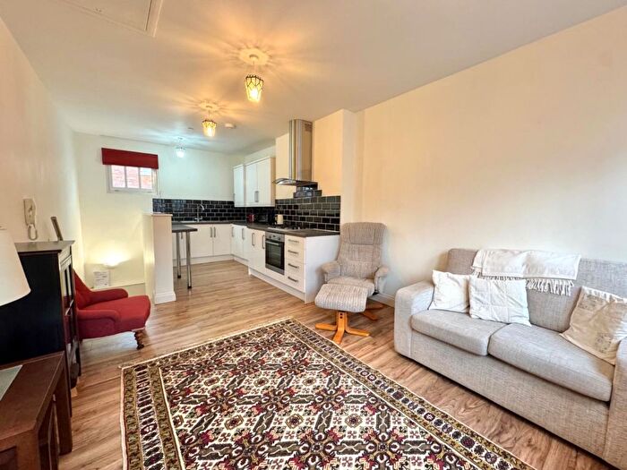 2 Bedroom Link Detached House To Rent In Park Street, Weymouth, DT4