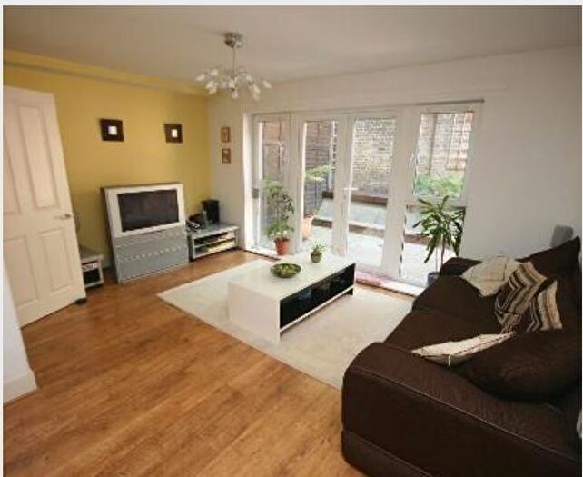 5 Bedroom Terraced House To Rent In Tyron Way, Sidcup, DA14