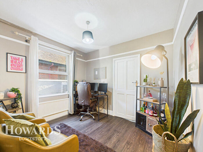 2 Bedroom End Of Terrace House For Sale In St Peters Street, Lowestoft, NR32
