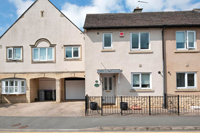 4 Bedroom Town House For Sale In Gresley Drive, Stamford, PE9
