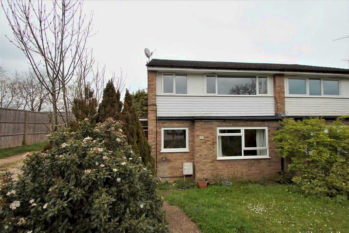 2 Bedroom Flat To Rent In Brookside, Hertford, SG13