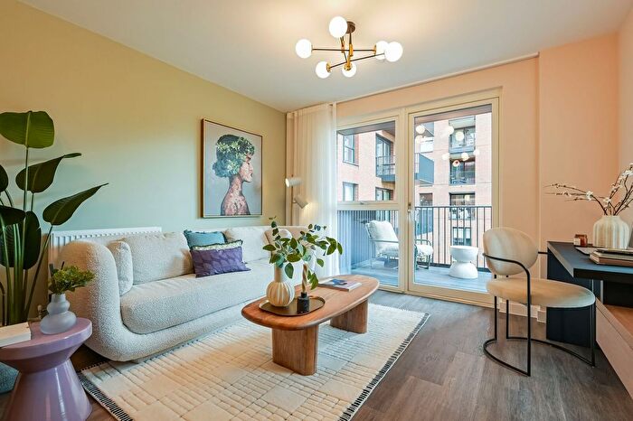 1 Bedroom Flat For Sale In Hendon Waterside, Hendon, NW9