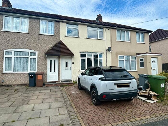 3 Bedroom Terraced House To Rent In Shakespeare Road, Shirley, Solihull, B90